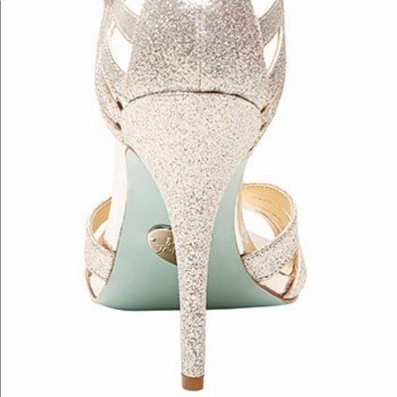 Champagne T-Strap heels! - Picture 3 of 5